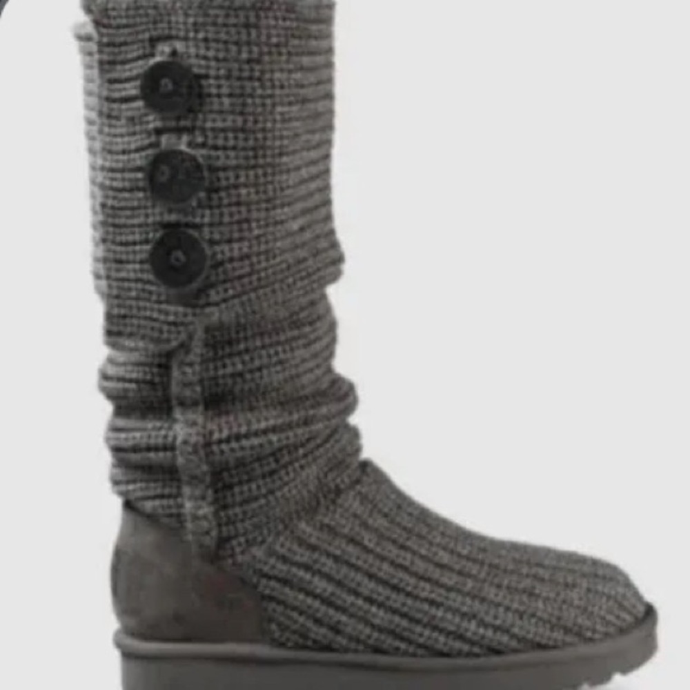 UGG Classic Cardy Button Detailed Knit